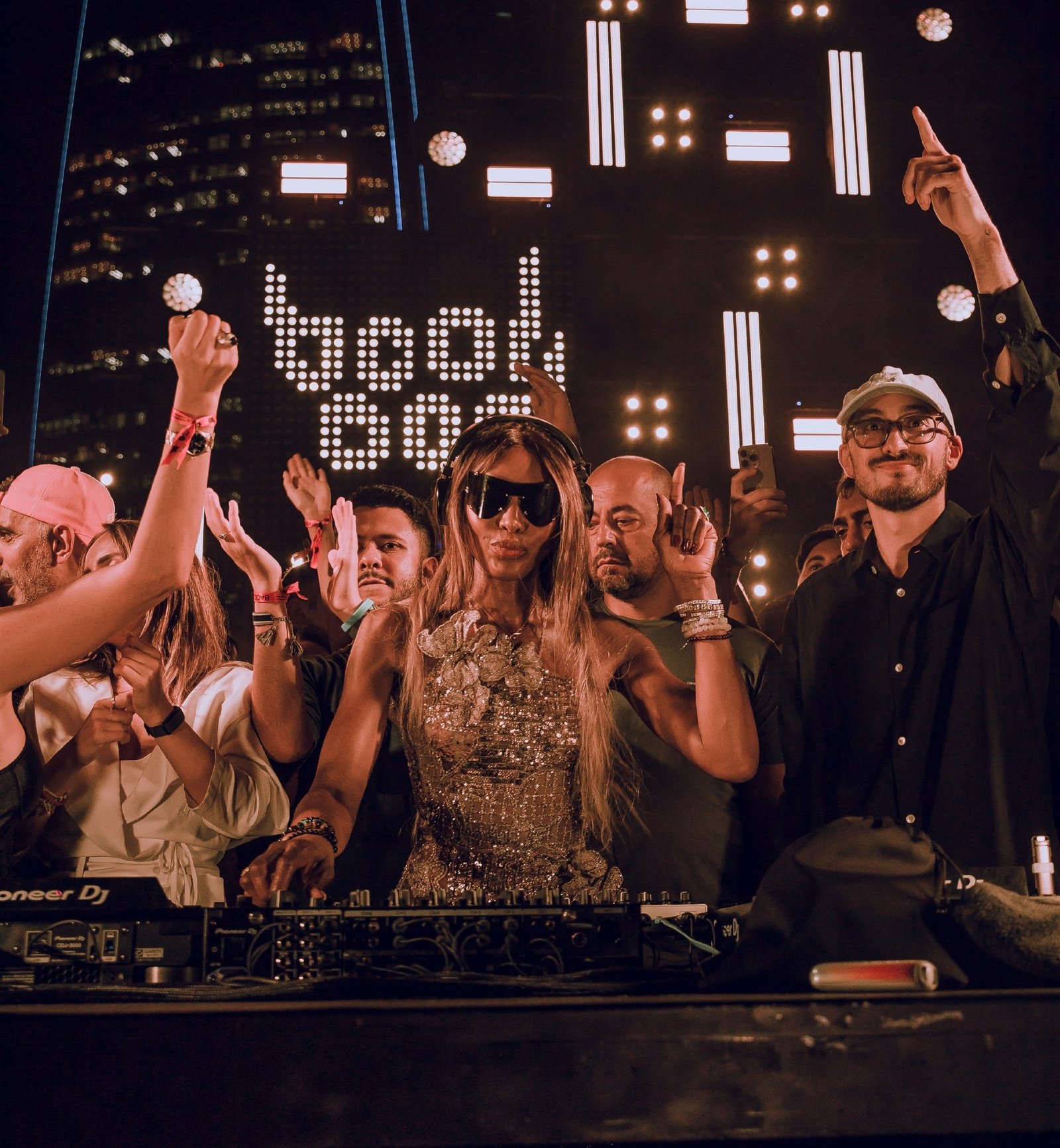 Naomi Campbell-in Bakı sevgisi, DJ set çıxışı və Formula1